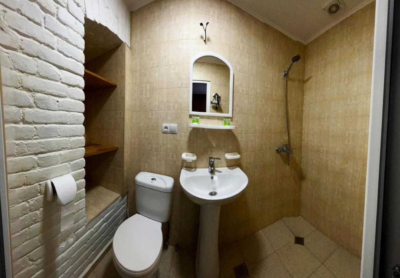 Hostel Pirosmani Tbilisi Bagian luar foto