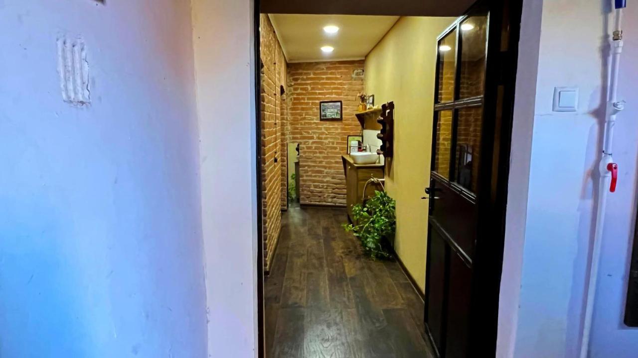 Hostel Pirosmani Tbilisi Bagian luar foto