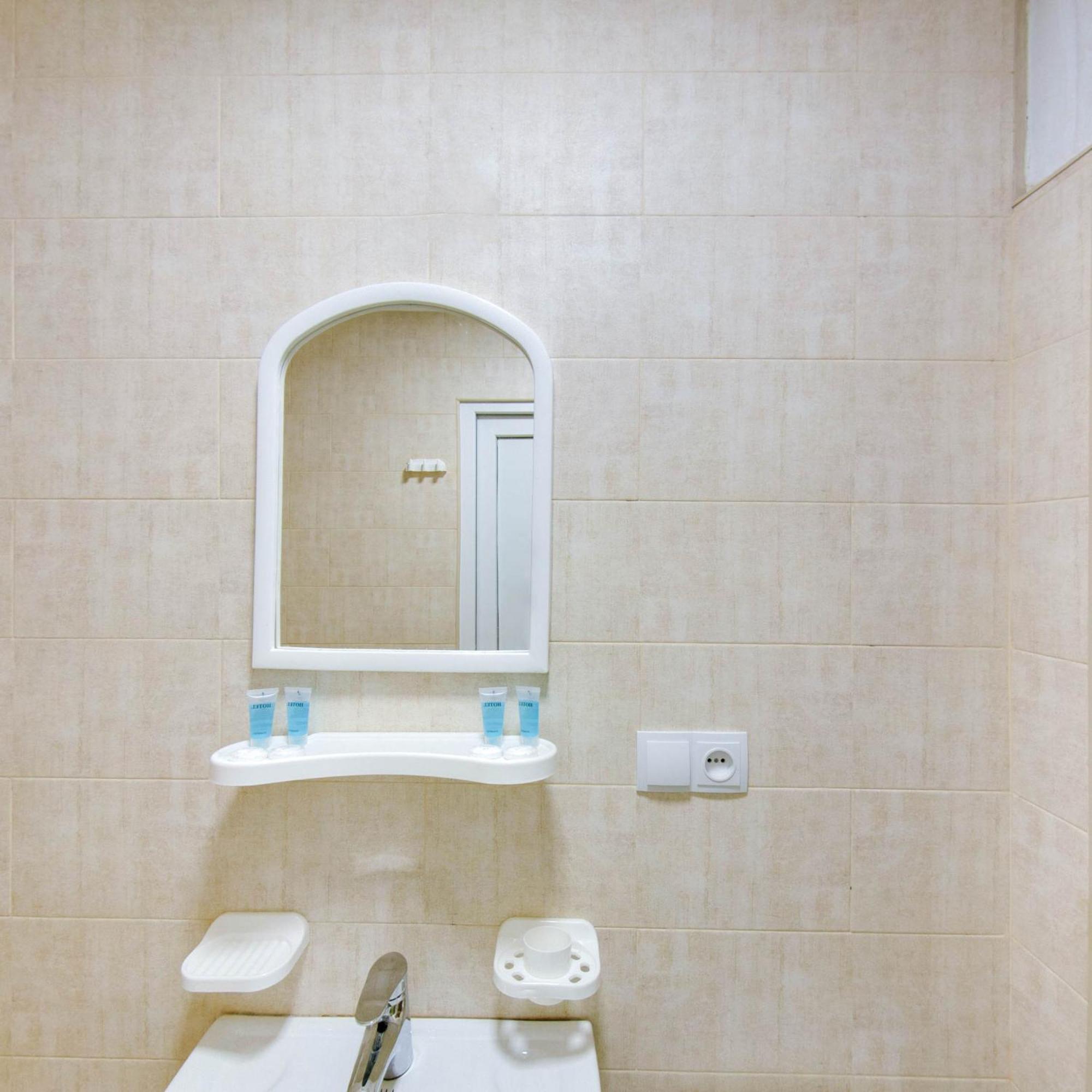 Hostel Pirosmani Tbilisi Bagian luar foto