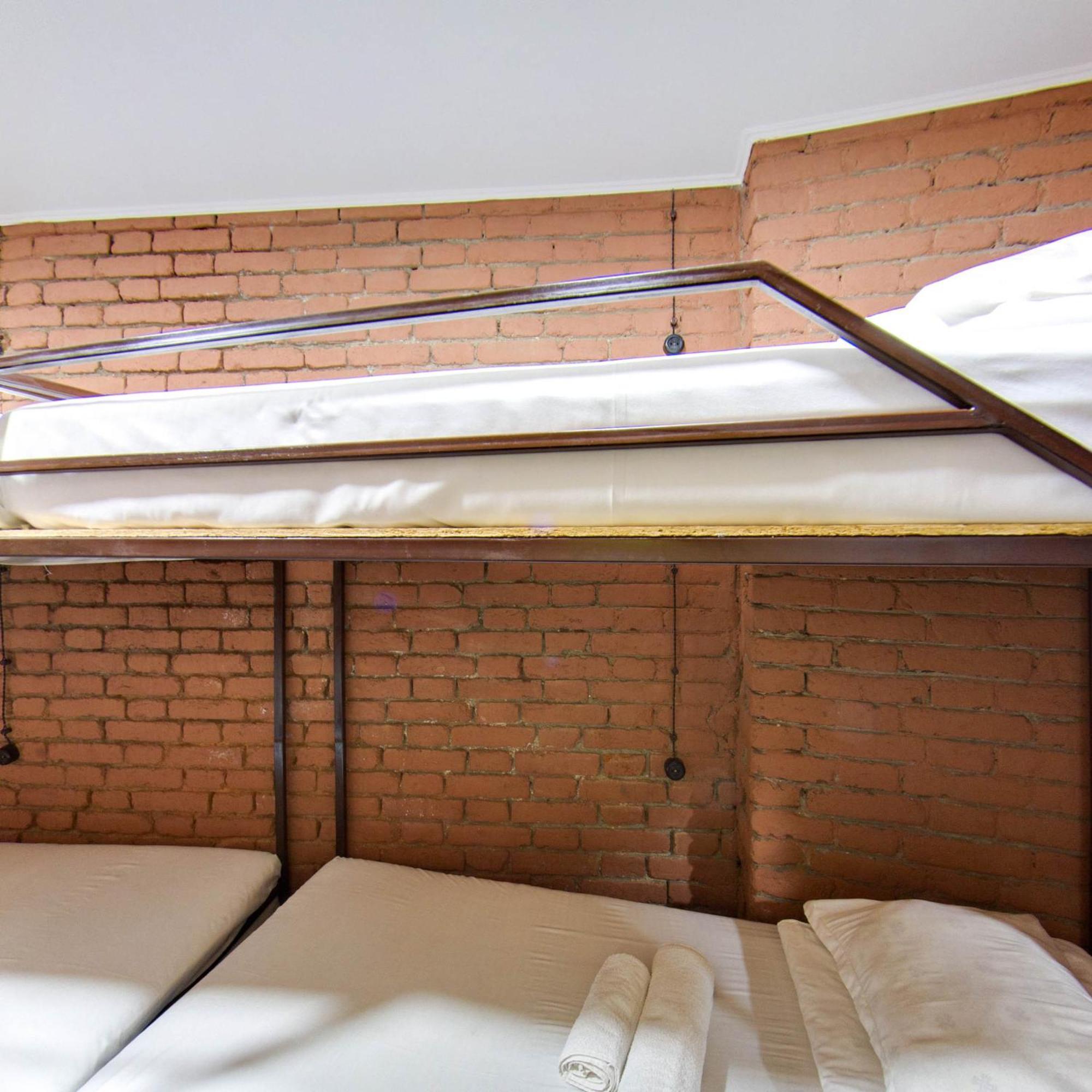 Hostel Pirosmani Tbilisi Bagian luar foto