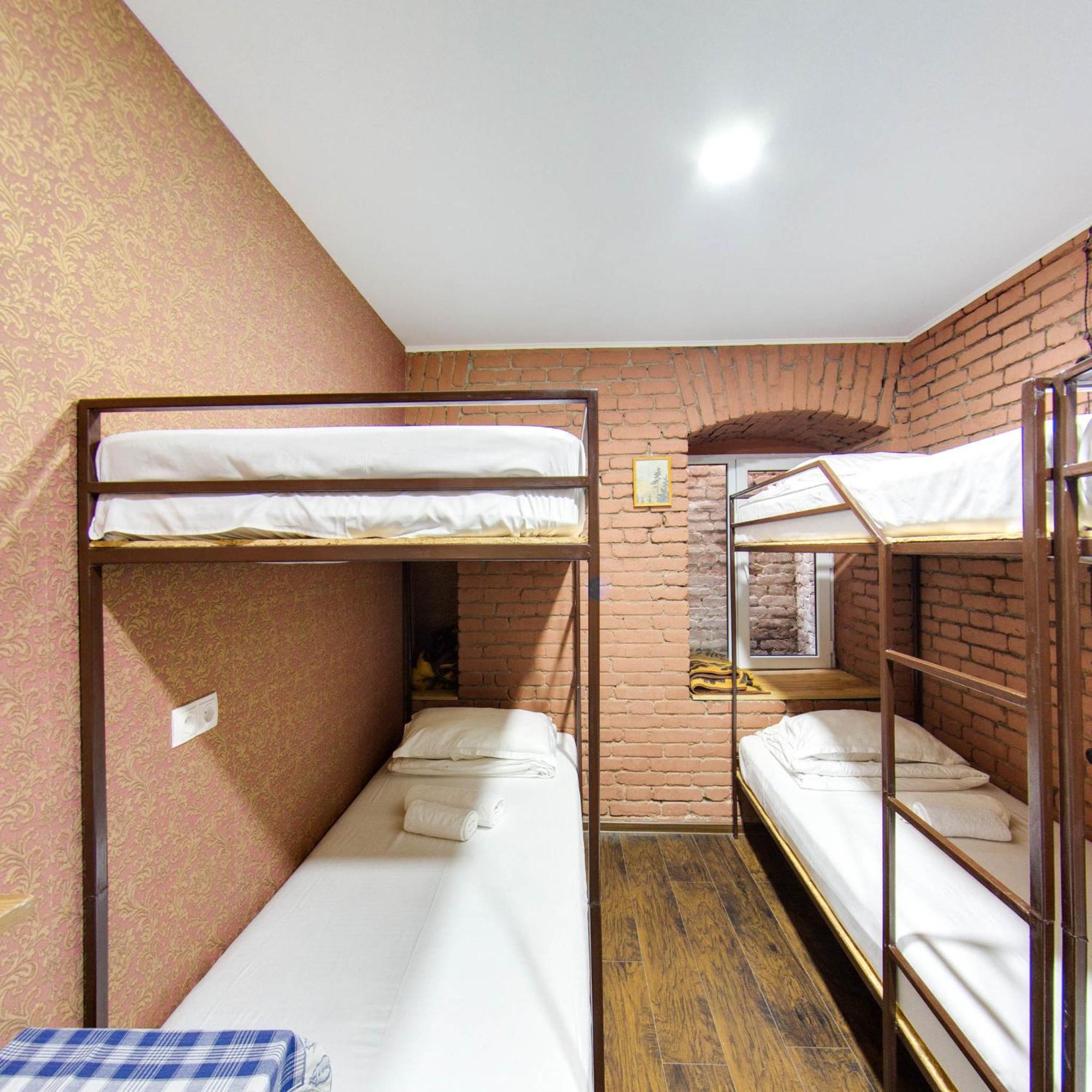 Hostel Pirosmani Tbilisi Bagian luar foto